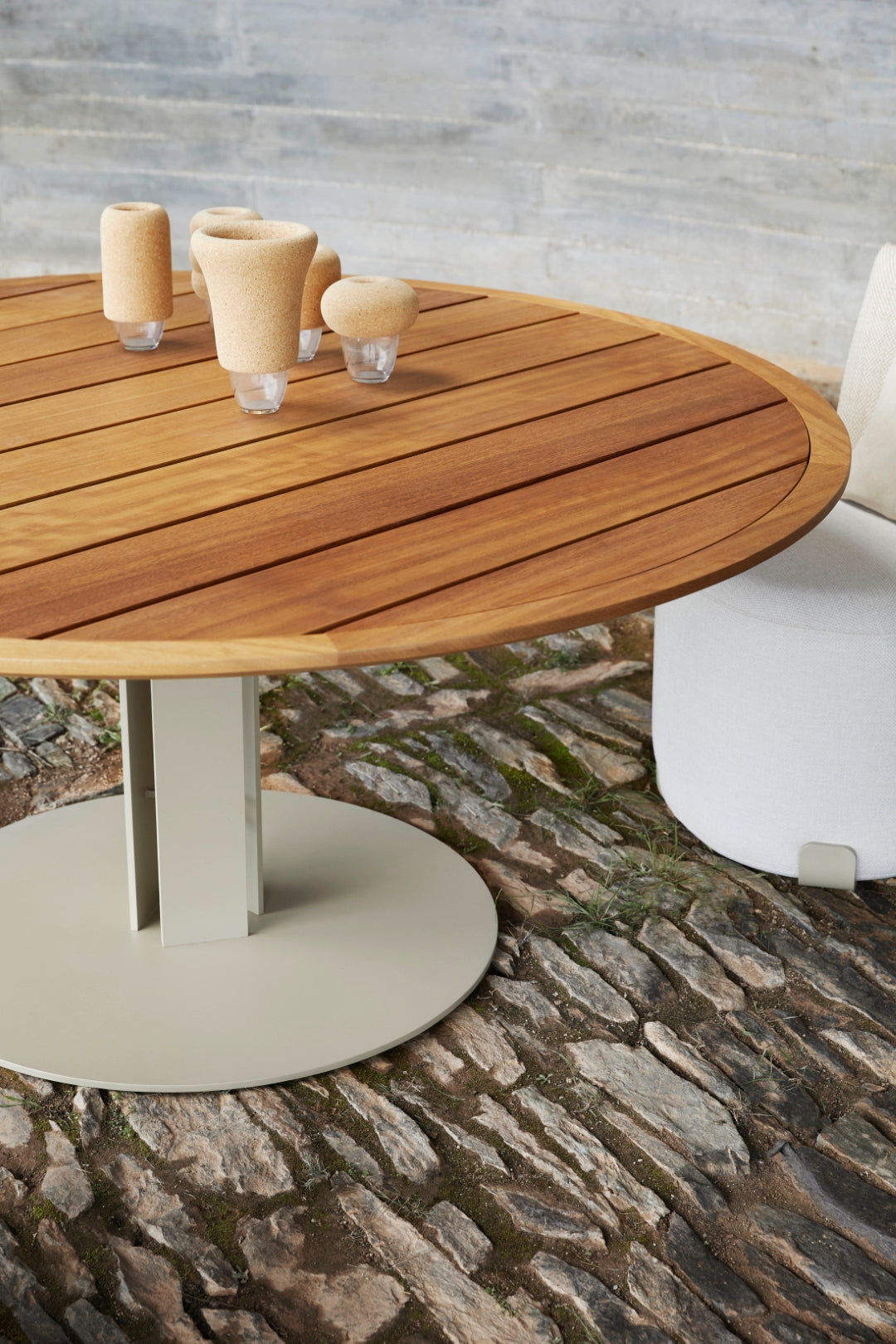 Isla Dining Table Ø170