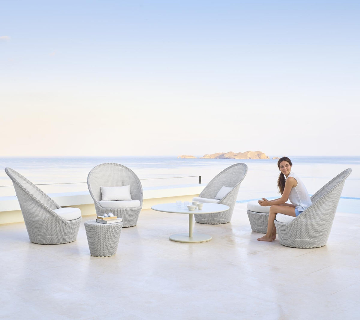 Kingston sunchair with wheels lifestyle image by Cane-line