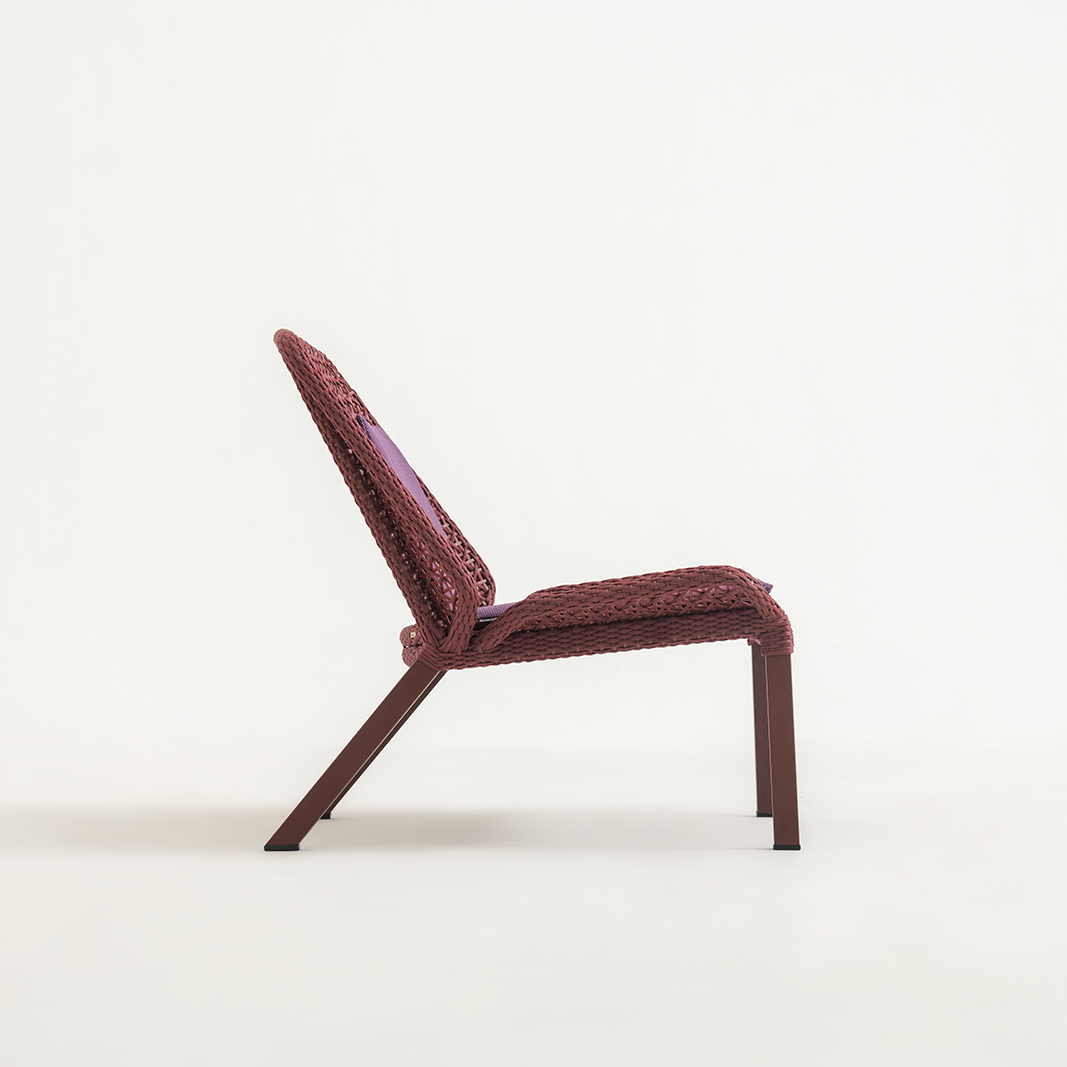 Lebello 4L Lounger profile view