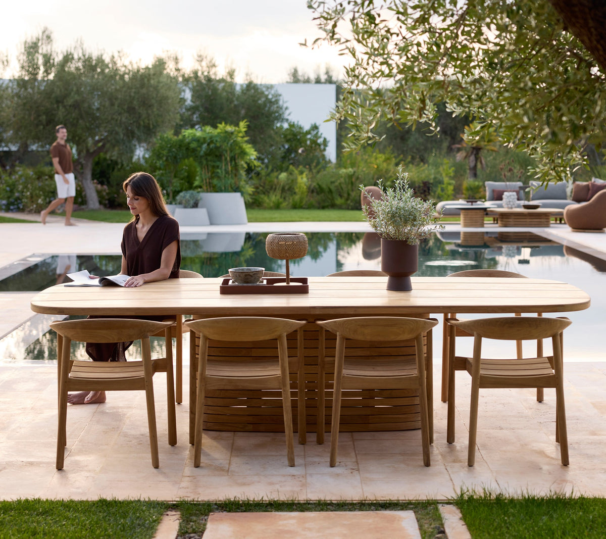 Mellow oval dining lifestyle