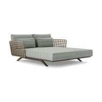 Roberti Armàn Love Bed 7126 by Santiago Sevillano