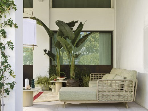 Roberti Armàn love bed on a covered terrace