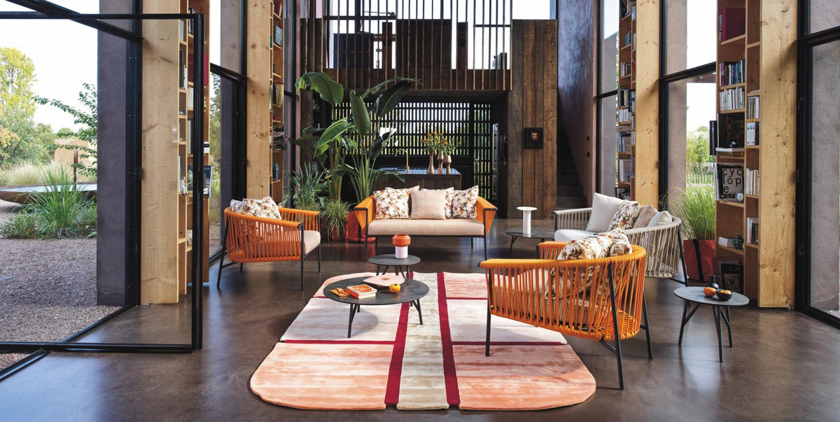 Roberti Corolle round coffee tables in a contemporary interior