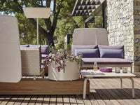 Roberti Key West coffee table within a beam composition with planter and screen