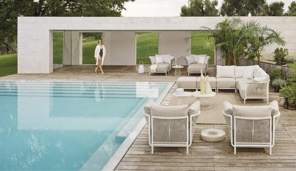 Roberti Queen modular sofa in a poolside outdoor setting