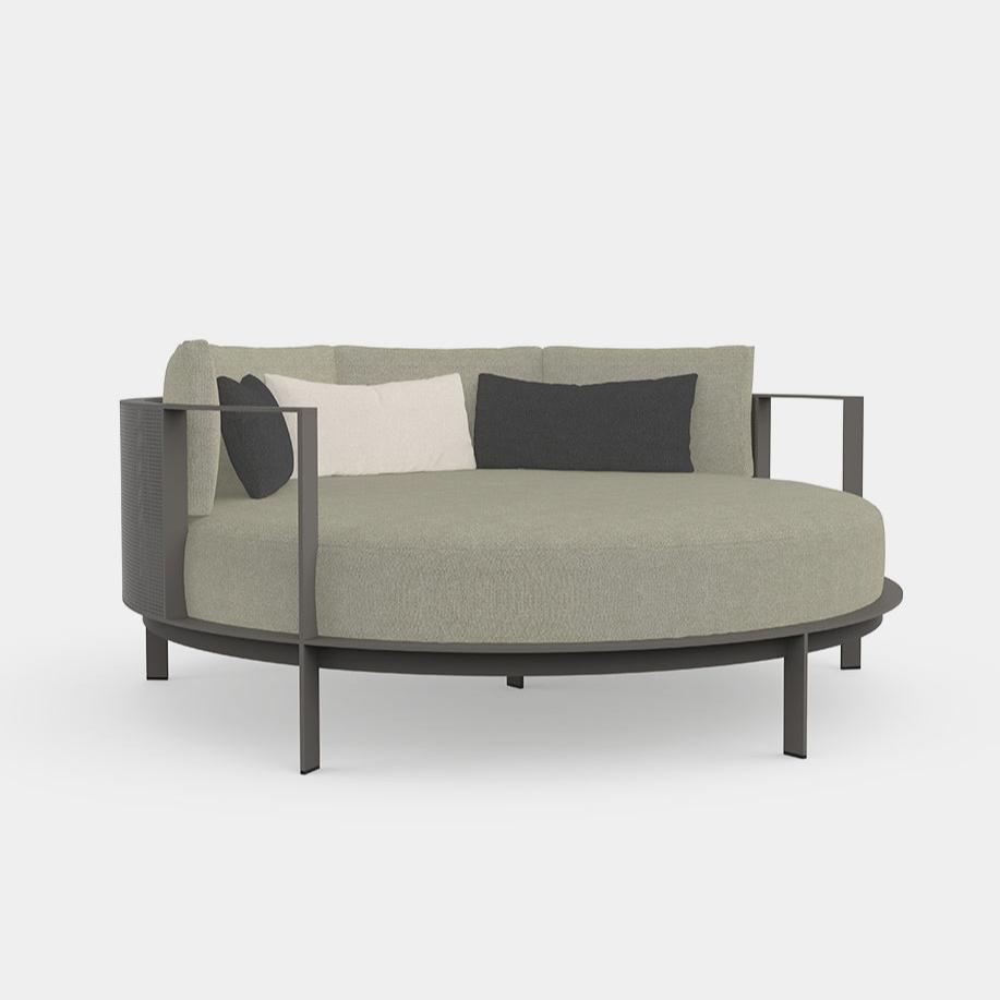 Solanas Round Chill Bed