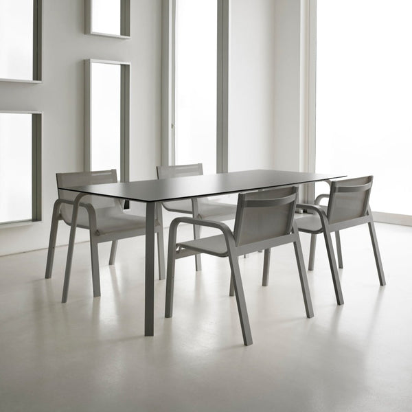 Stack Dining table 220