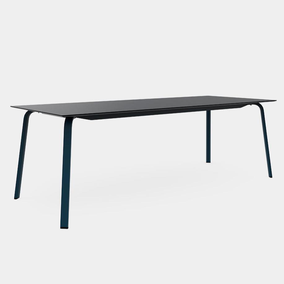 Stack Dining table 220