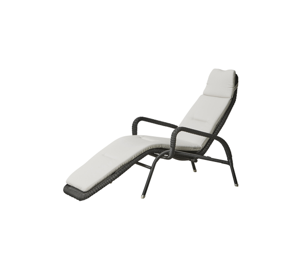 Sunrise sunchair with white Cane-line Natté cushion by Cane-line