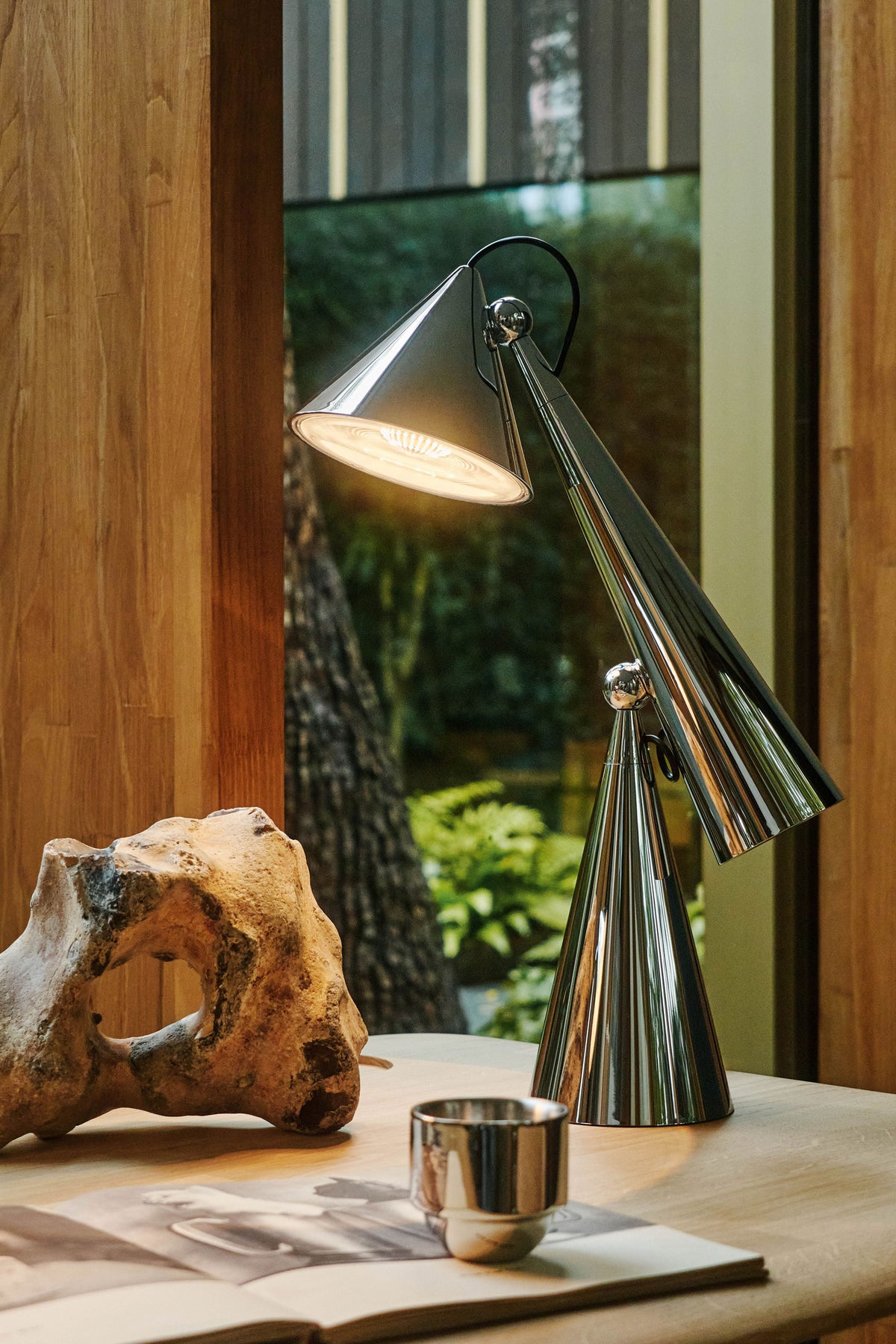Tom Dixon Pose Task Light official interior view