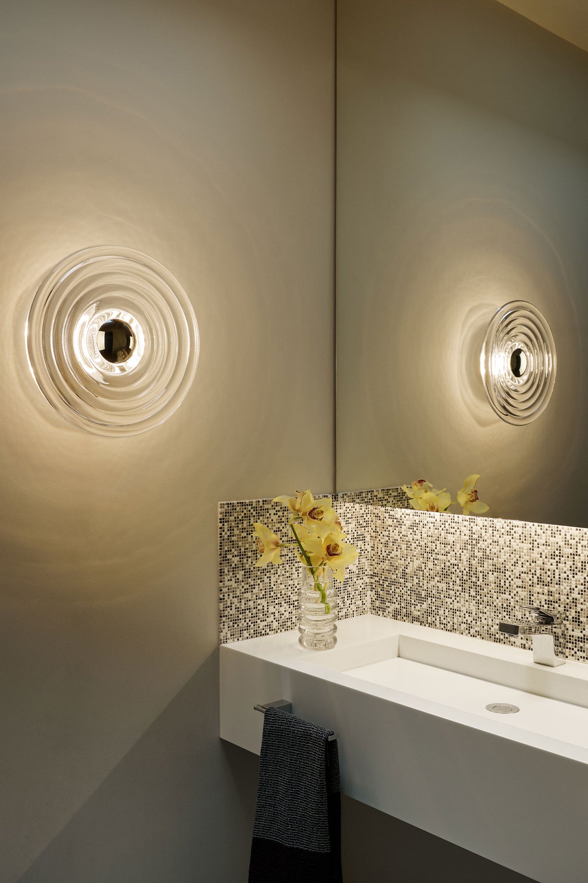 Tom Dixon Press Surface Light official interior view