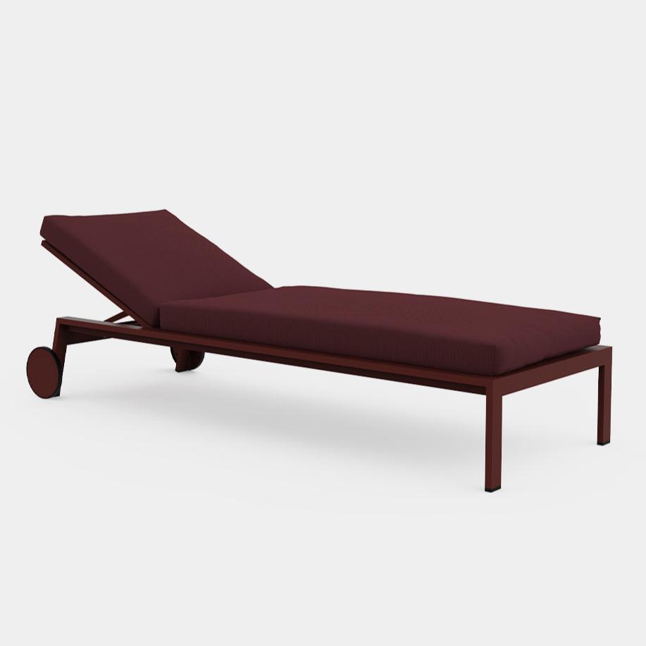 Timeless Chaise Lounge with wheels