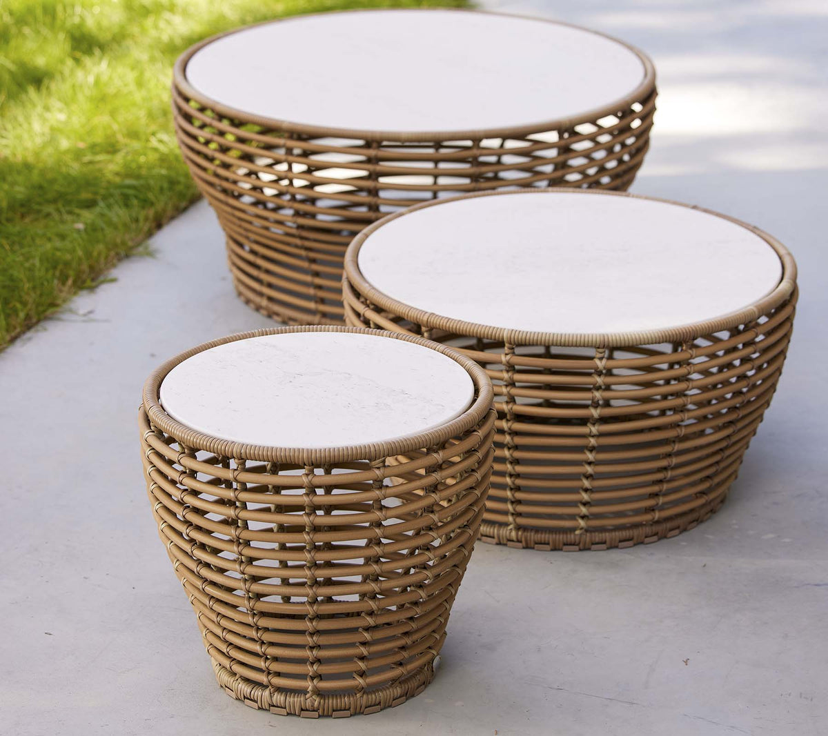 Basket coffee tables outdoor lifestyle by Cane-line