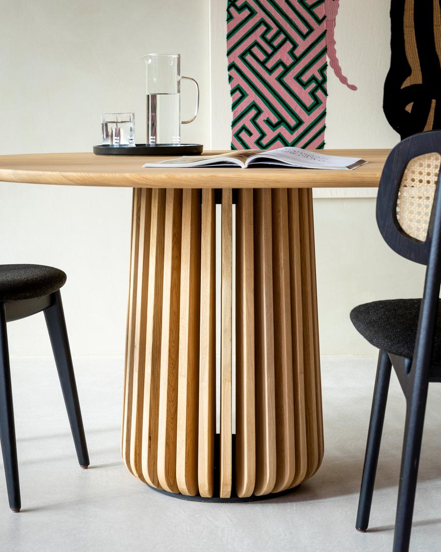 Maru oval dining table natural oak slatted base closeup