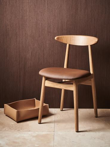 Vincent Sheppard Teo Dining Chair lifestyle photograph